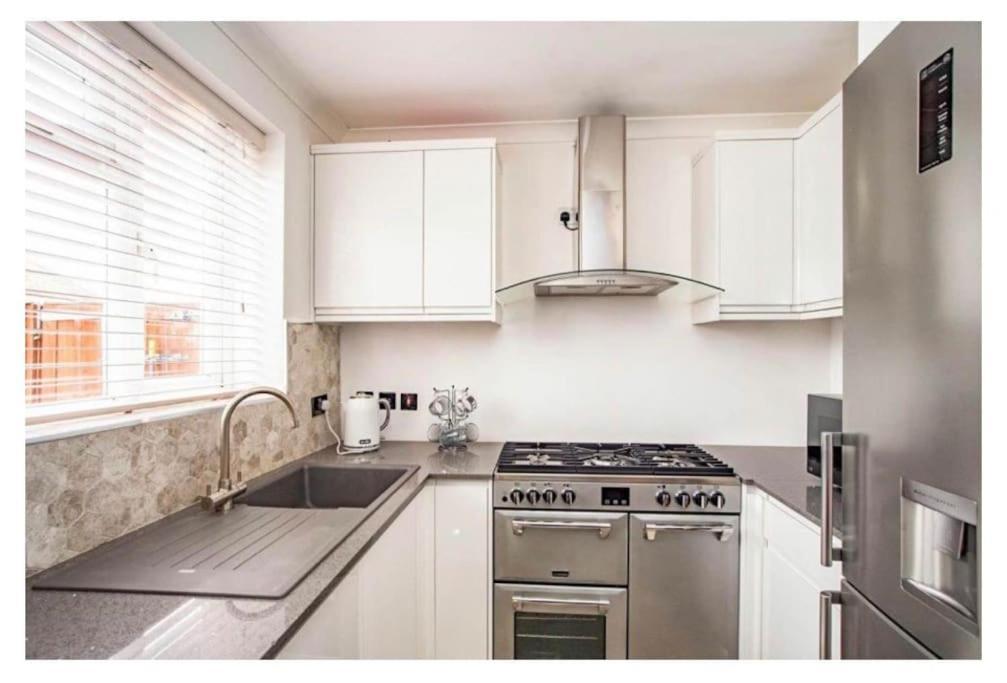 2 Bed - Walking Distance To Harry Potter Studio Watford (Hertfordshire) Exterior foto